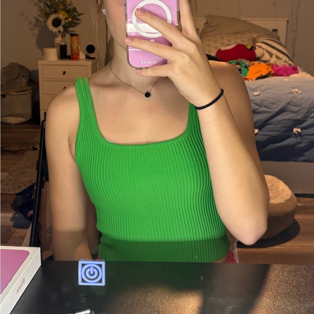 Cropped Tank - Picture 3 of 5